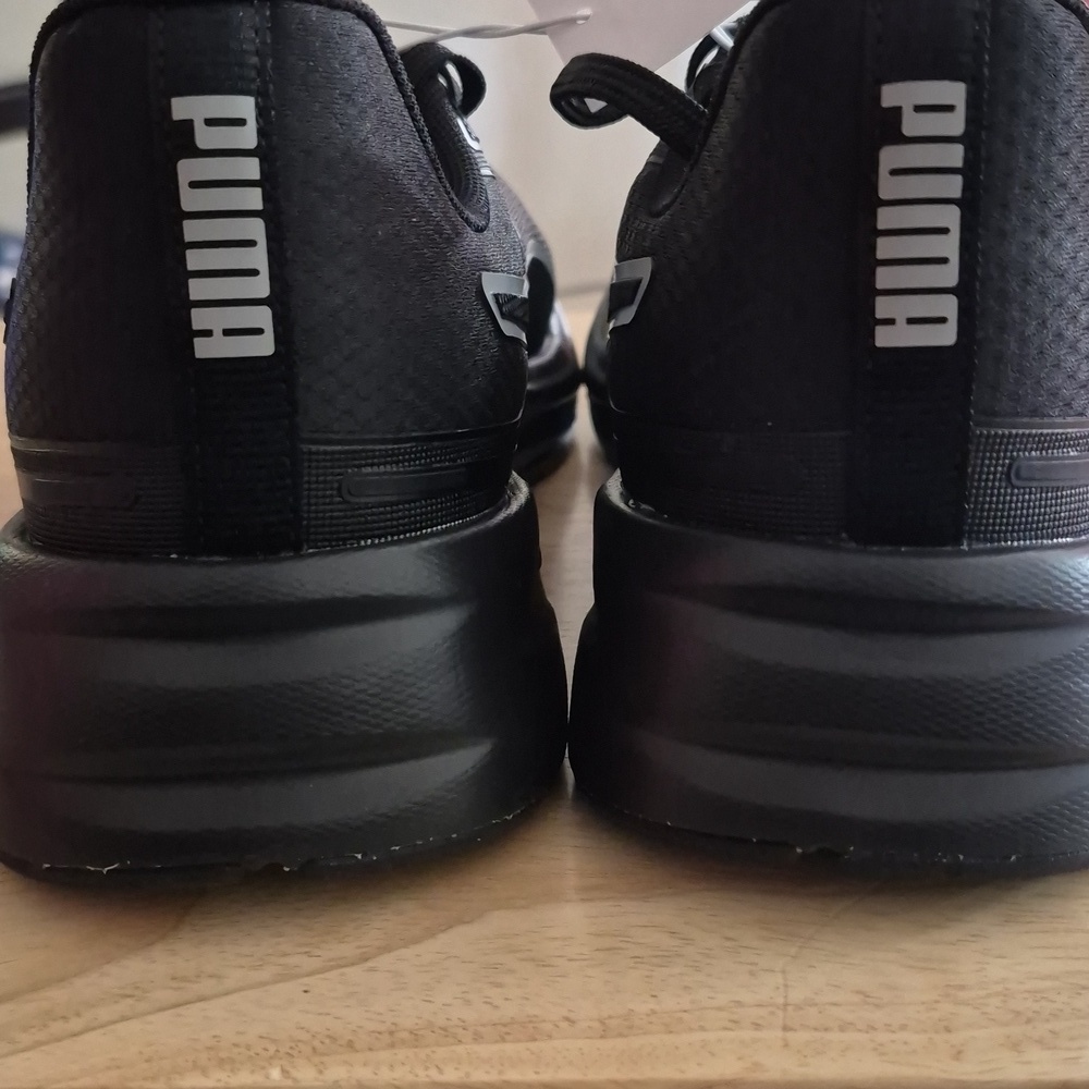 Men's Puma Black Mesh Sneakers with Purple Heel Accent - Picture 3 of 11